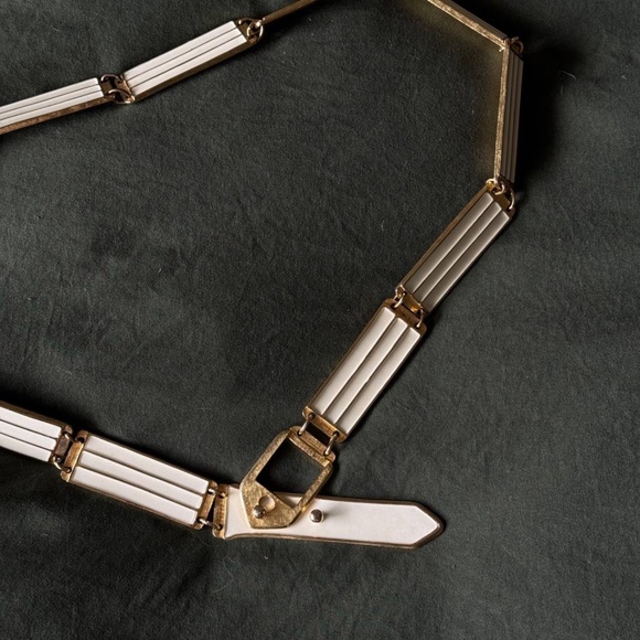Accessocraft NYC Gold Tone White and Gold Enamel Belt 18K - Picture 2 of 7